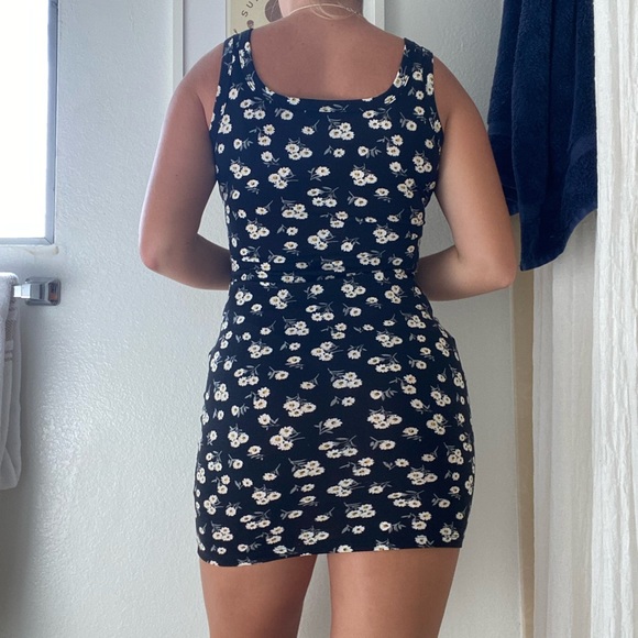 Black floral mini dress - Picture 3 of 5